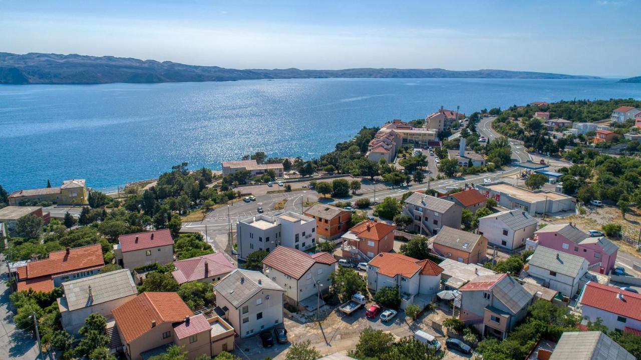 Apartmani Luky Karlobag Exterior foto